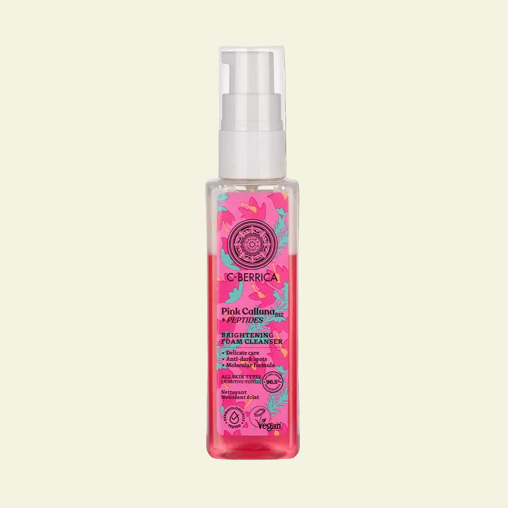 Espuma limpiadora iluminadora Pink Calluna de Natura Siberica para piel sensible, hidrata, calma y aporta luminosidad facial, ideal para rutina diaria de cuidado antiarrugas y prevención del envejecimiento.