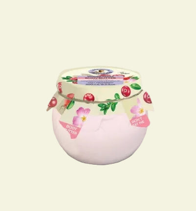Manteca corporal ligera Mama Pharmelia con arándano rojo y aceites de semillas, hidrata y nutre la piel con absorción rápida y aroma natural.