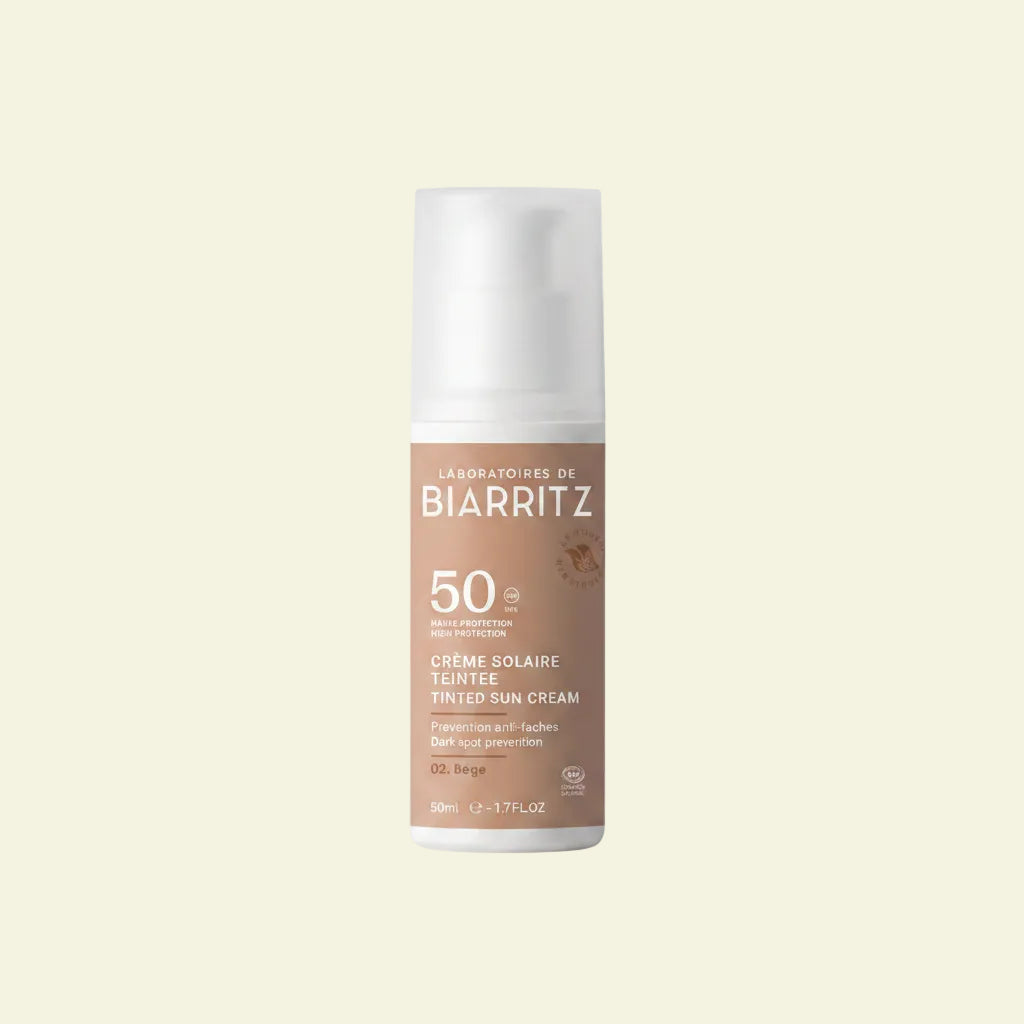 Protector solar mineral con color beige SPF50 de Laboratoires de Biarritz para piel sensible con filtros minerales y protección UVA UVB y luz azul.