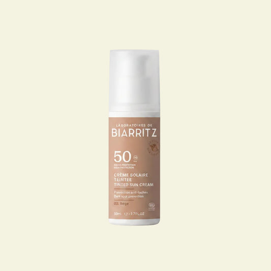 Protector solar mineral con color beige SPF50 de Laboratoires de Biarritz para piel sensible con filtros minerales y protección UVA UVB y luz azul.